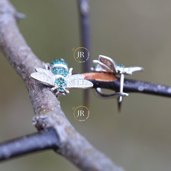 Premium Quality – .925 Sterling Silver Bee Earrings • Emerald Green & Clear CZ. - Picture 6 of 10